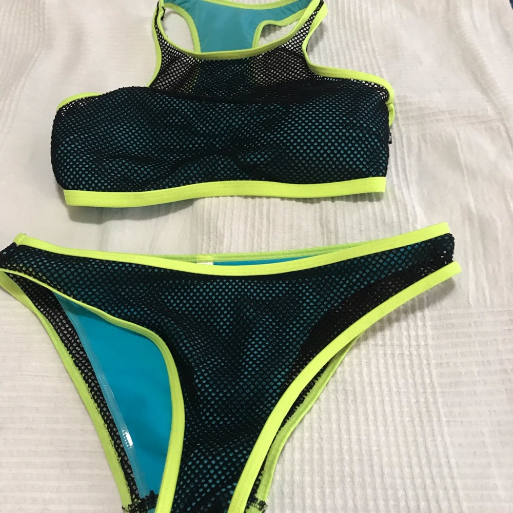 La Vie En Rose Swimming Suit
FREE WITH THE BUNDLE!!!